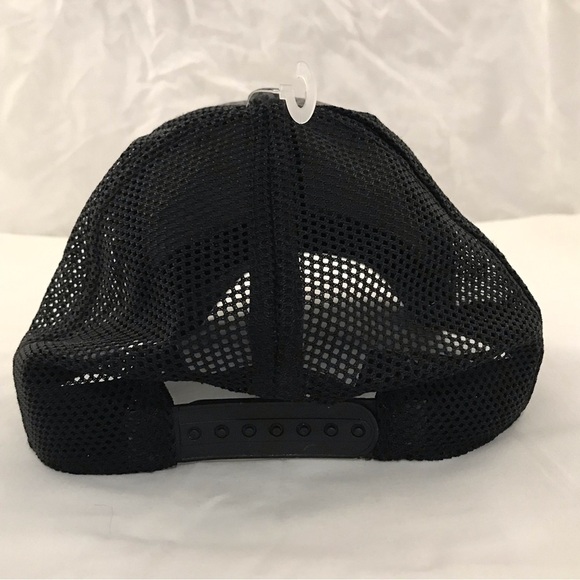 Under Armour Adjustable SnapBack Mesh Ball Cap - Picture 6 of 14